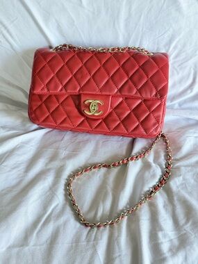 CHANEL Quilted Shoulder Bag in Red with Gold Hardware